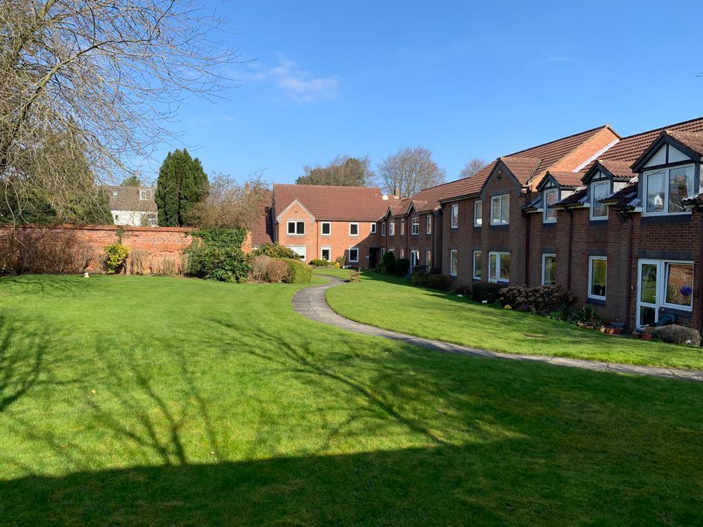 Flat Haldenby Court, West End, Swanland